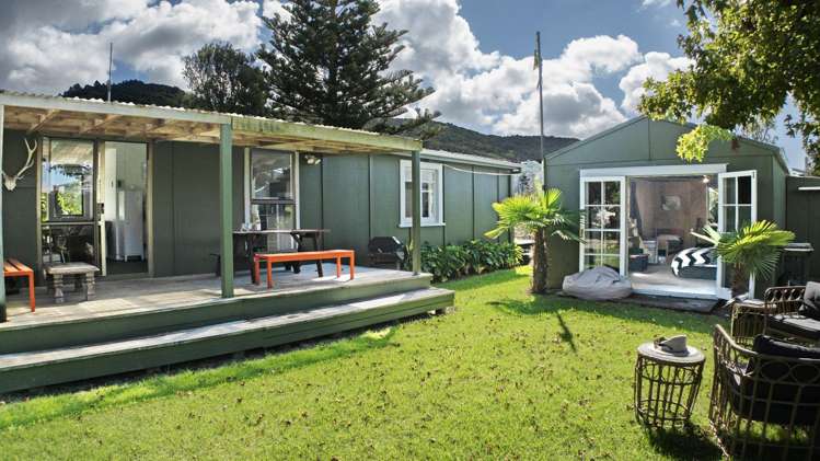 8 Katrin Place Mahanga_13