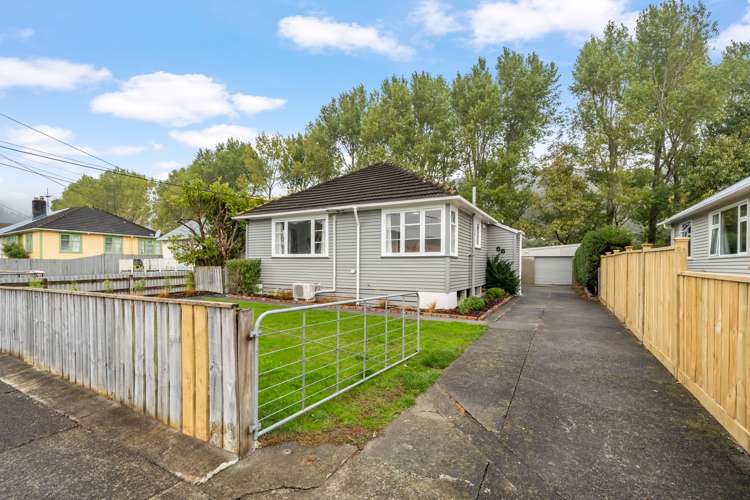 66 Strand Crescent Naenae_23