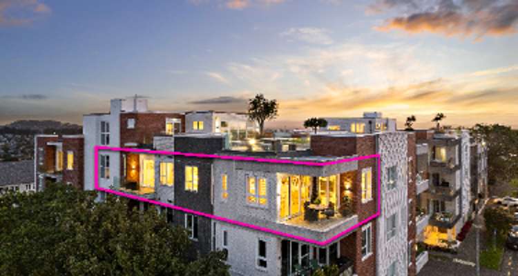 302/54 Surrey Crescent_0