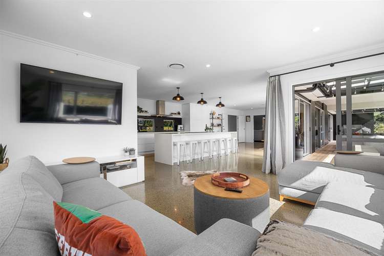 583 State Highway 16 Kumeu_10