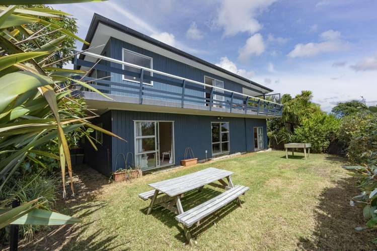 91 Seaview Road Piha_9