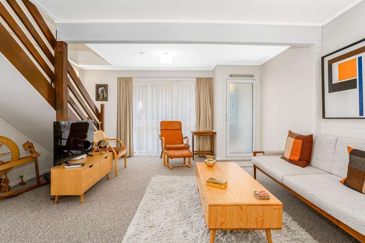 3/133 Queens Drive Lyall Bay_4