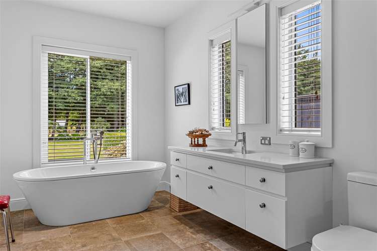 71 Hussey Road Northwood_28