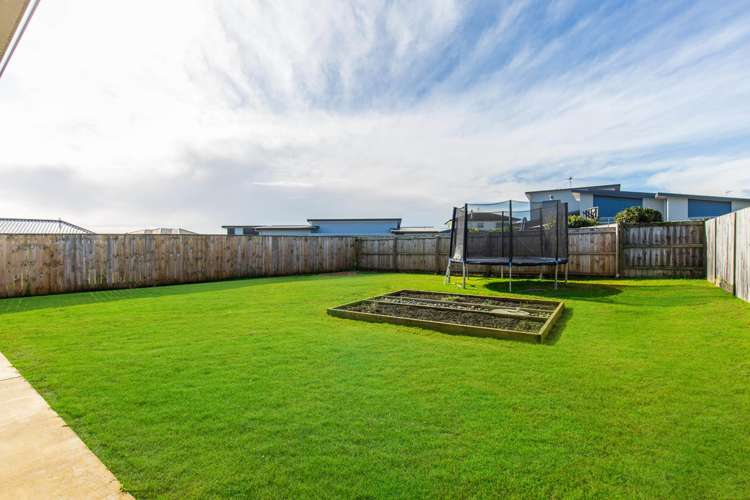 65 Intrepid Crescent Beachlands_16