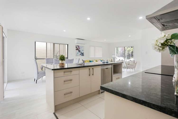 6 Popokatea Drive Takanini_11