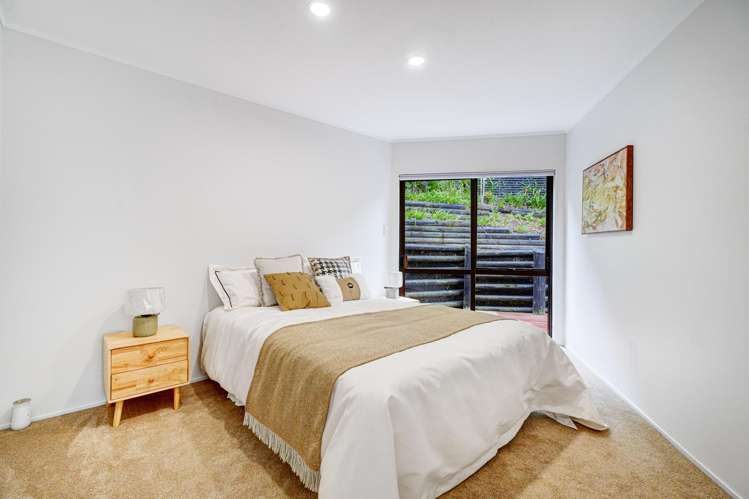 8 Stitchbird Close Murrays Bay_14