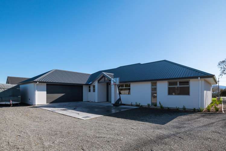 14 Waters Avenue Burleigh_32