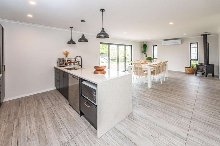 13 Magnolia Crescent Tawhero_10