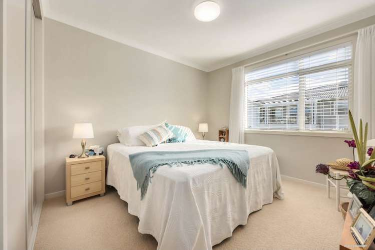 84 Eaves Bush Parade Orewa_16