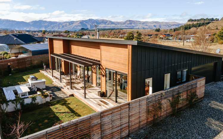 31 Finch Street Albert Town_25