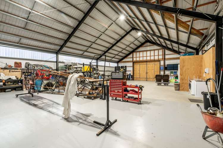 5 Black Road Otatara_16