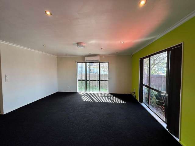 4 Robert Skelton Place Clendon Park_2