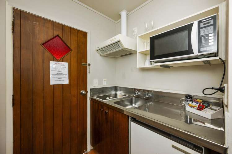 222 Green Lane West Epsom_18