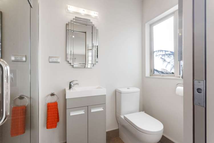 90 The Terrace Herald Island_26