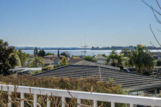 36 Eaton Crescent Matua_4
