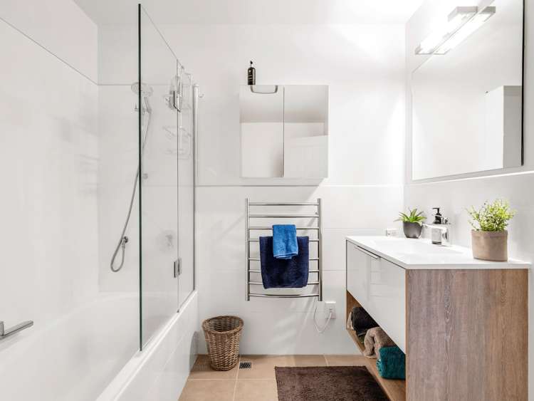 5 Eaves Bush Parade Orewa_11