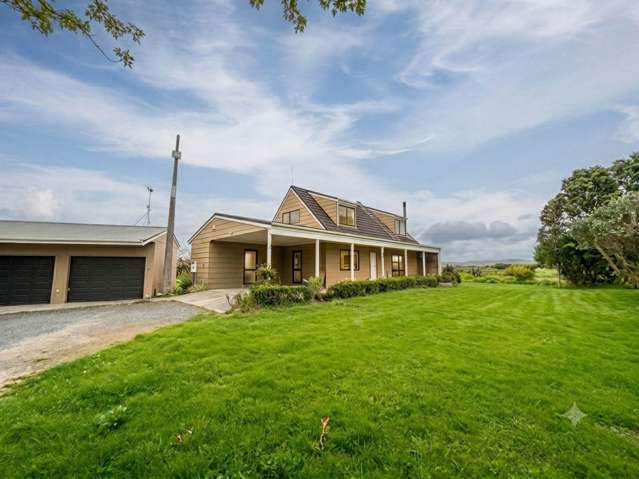 Escape to the Country: 3-Bedroom Farmhouse plus