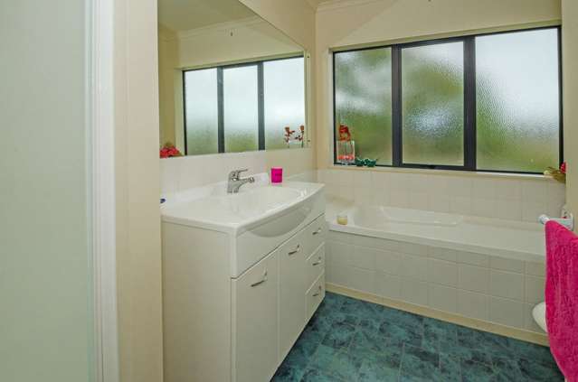 27 Innisowen Place Flat Bush_4