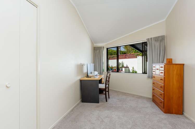 2/953 Beach Road Torbay_10