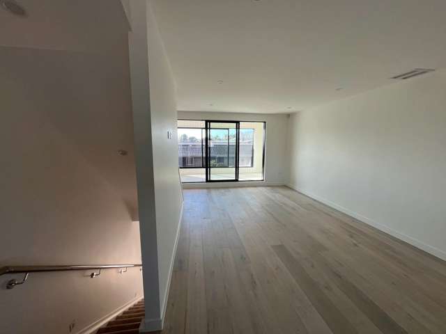 3/7 Erson Avenue Royal Oak_3