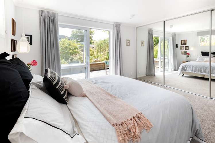 70 Beach Road Mellons Bay_16