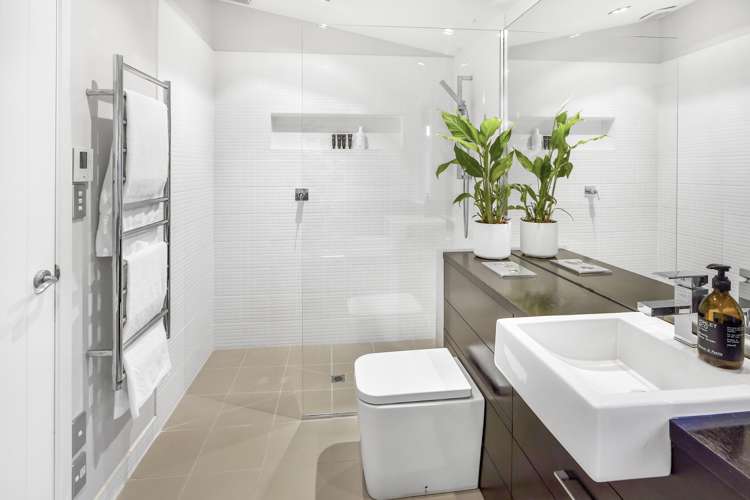 54 Memorial Drive Hamilton East_13