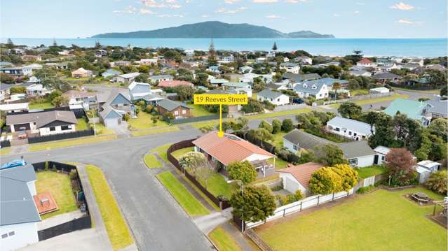 19 Reeves Street Waikanae Beach_2