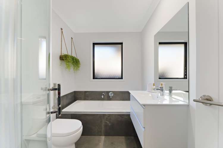 29 Pakanga Grove Pyes Pa_27