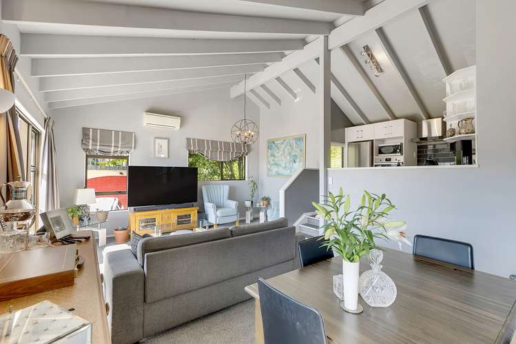 11 Leeward Drive Whitby_5