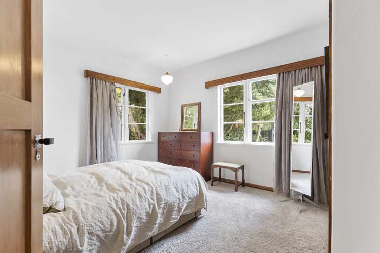 85 Savage Crescent West End_13