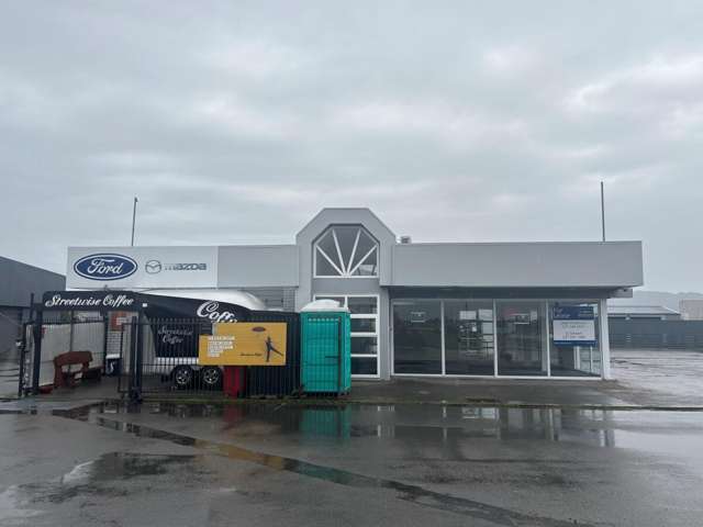 Ex-Ford Office, Warehouse & Yard Available Now!