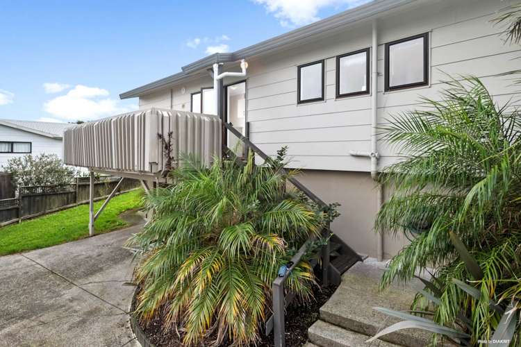 2/332 Whangaparaoa Road_1