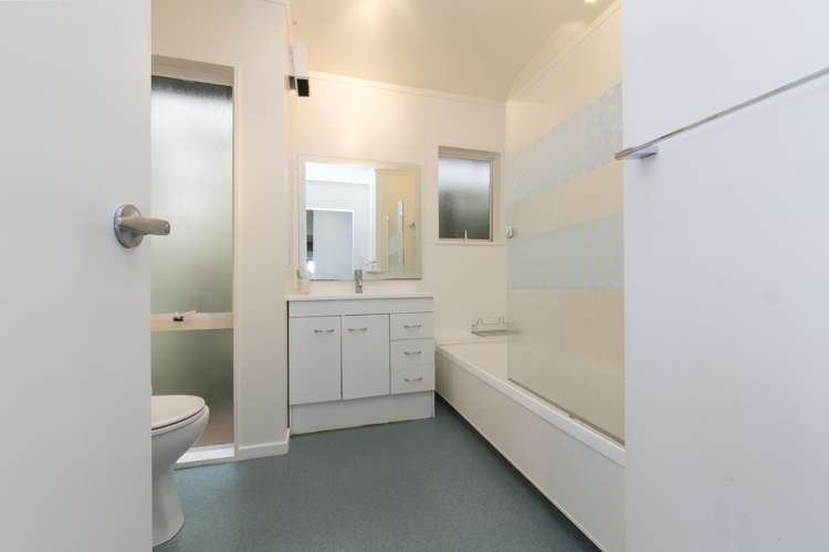 1/20 Deane Avenue Titirangi_14