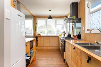 710 Huia Street_3