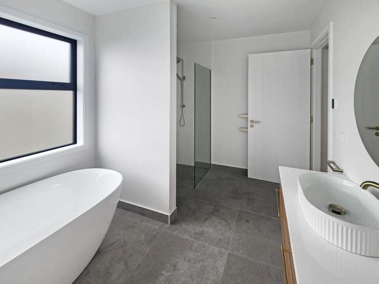 B/8 Maire Street 1378_12