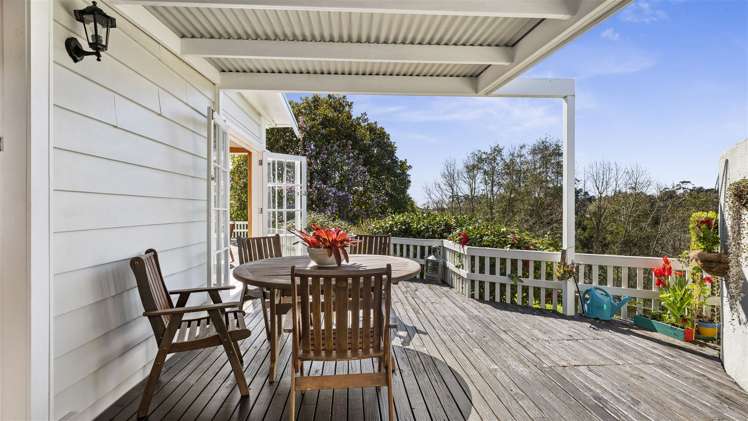 1325 East Coast Road Redvale_10