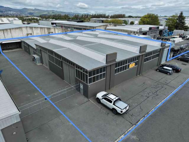 Sizeable Warehouse, Grunty Power