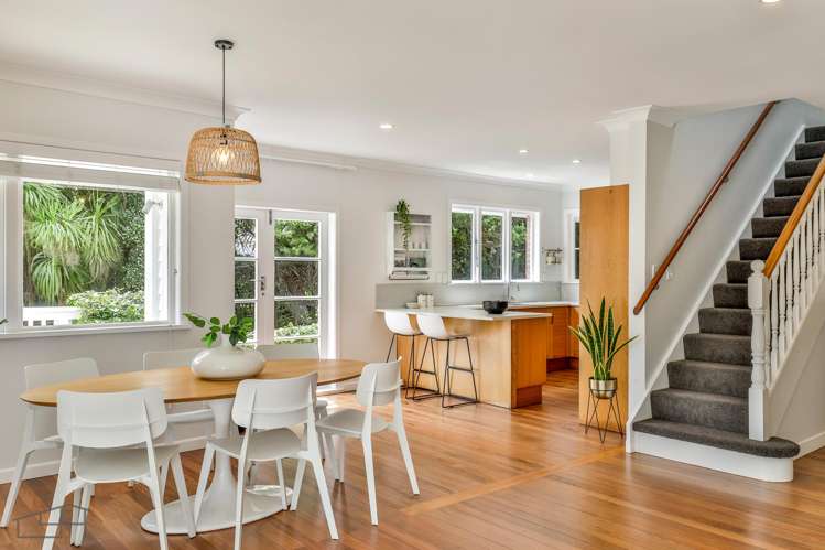 155 Scenic Drive Titirangi_16