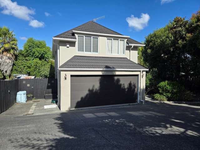 4 Bedrooms + Study Spacious Family Home in Rem...