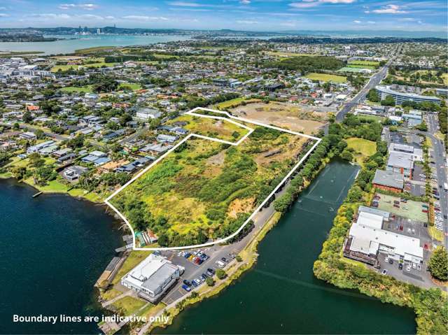 Major lakefront site on North Shore