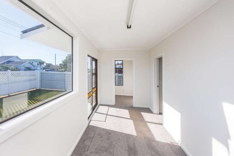 1 Warren Street Foxton Beach_12