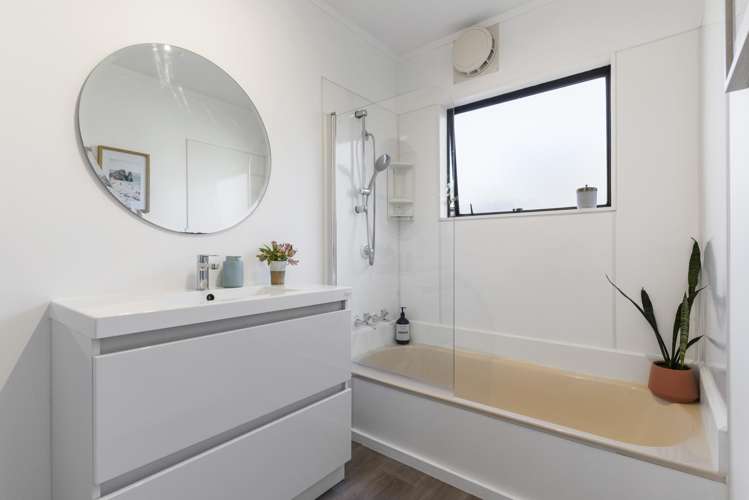 1/163 Atkinson Road Titirangi_21