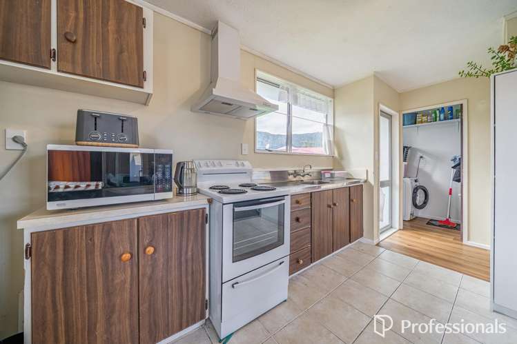 14 Honey Street Wainuiomata_3
