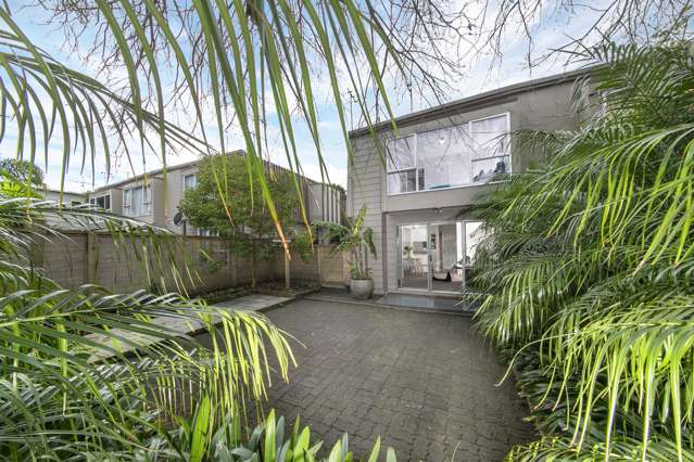 8/20 Spring Street Onehunga_1