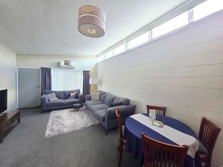 2/22 Francis Drake Street Waipukurau_1