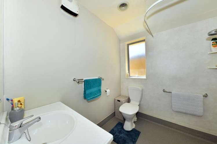 33 Hornbrook Street Waltham_11