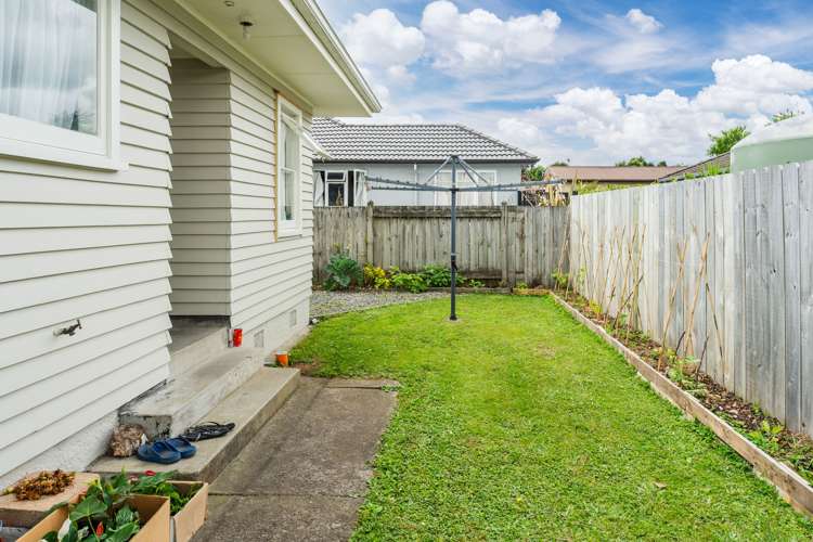 21 Russell Road Fairy Springs_13