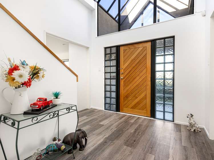 84 Churchill Drive Taradale_5