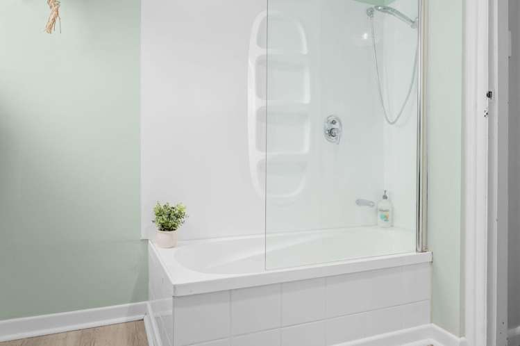 9 Wall Street Nawton_11