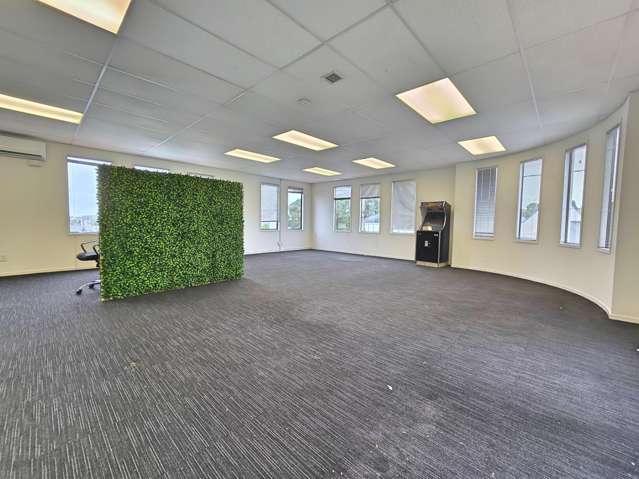 Quality level 1 office - Onehunga Mall Road